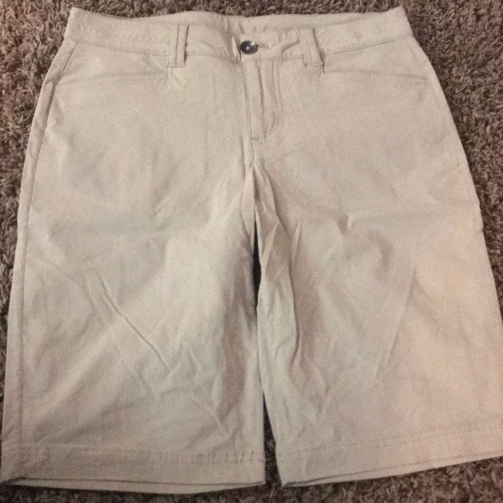Eddie Bauer Comfy tan golf shorts
